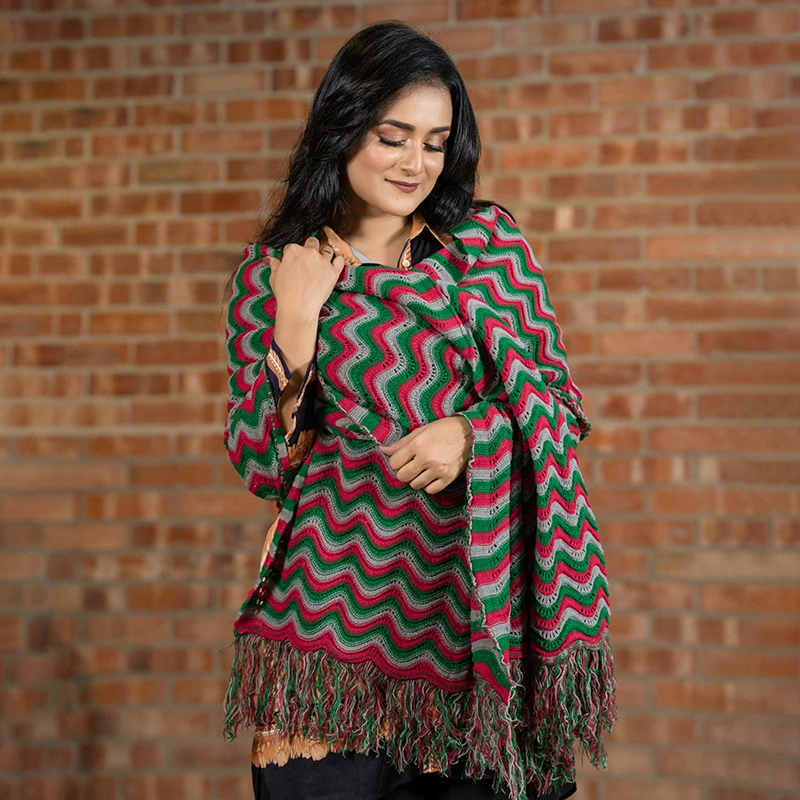 Women's Multicolor Wave Knit Shawl - Image 5