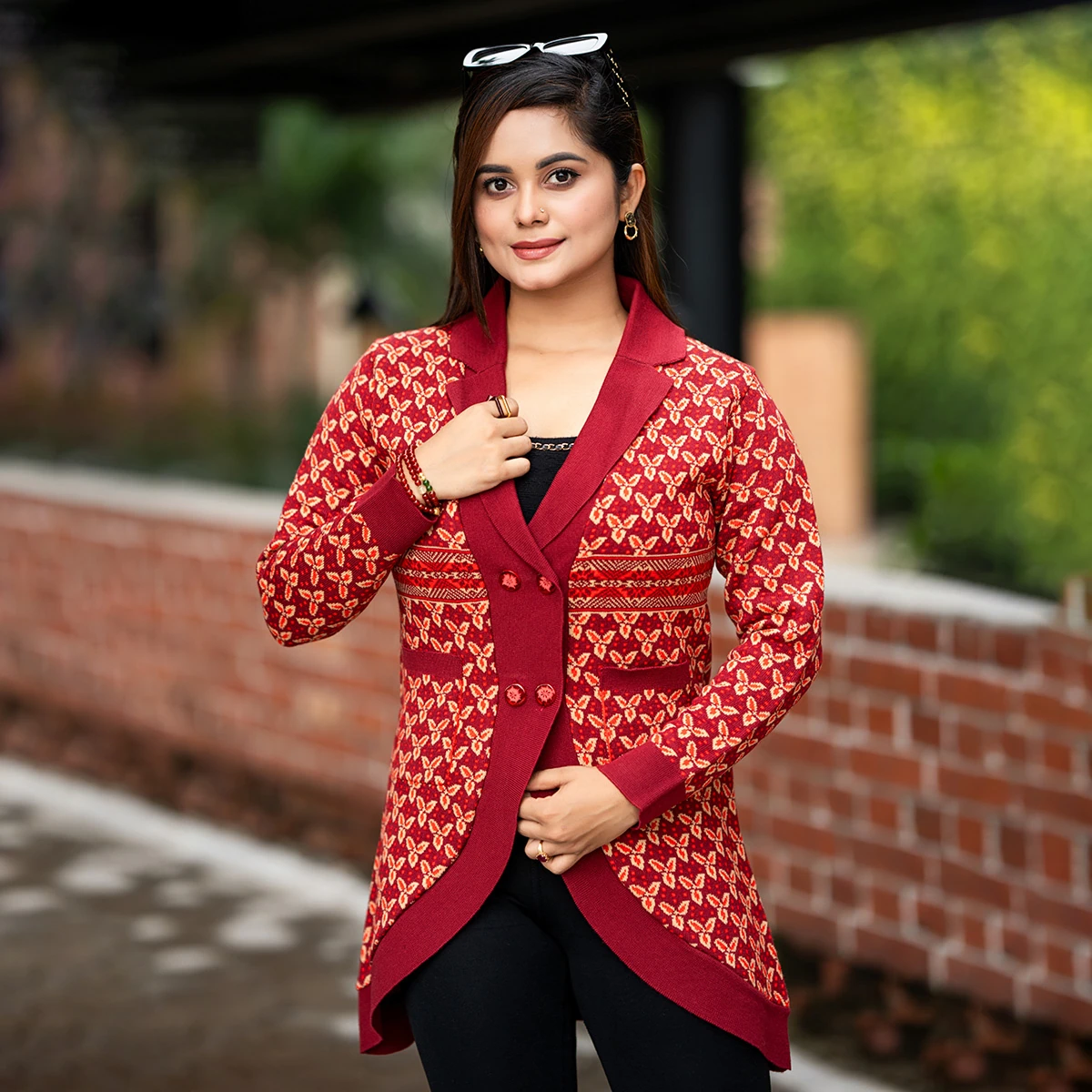 Stylish Maroon Knit Blazer for Women - Image 2
