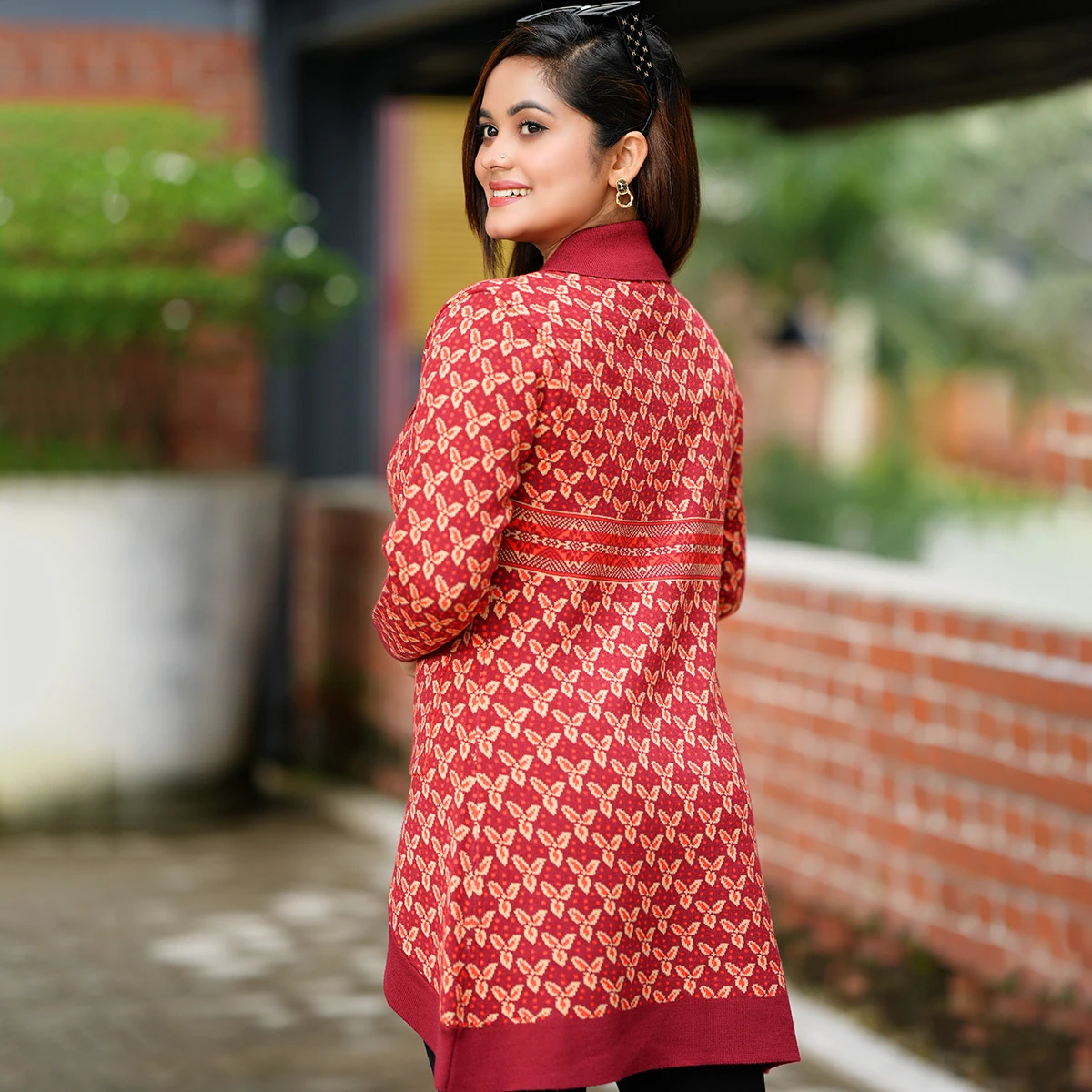 Stylish Maroon Knit Blazer for Women - Image 4