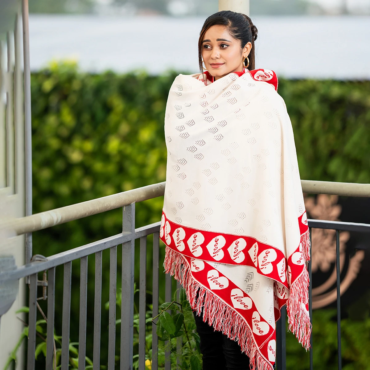 Elegant White & Red Winter Knit Shawl for Women - Image 3